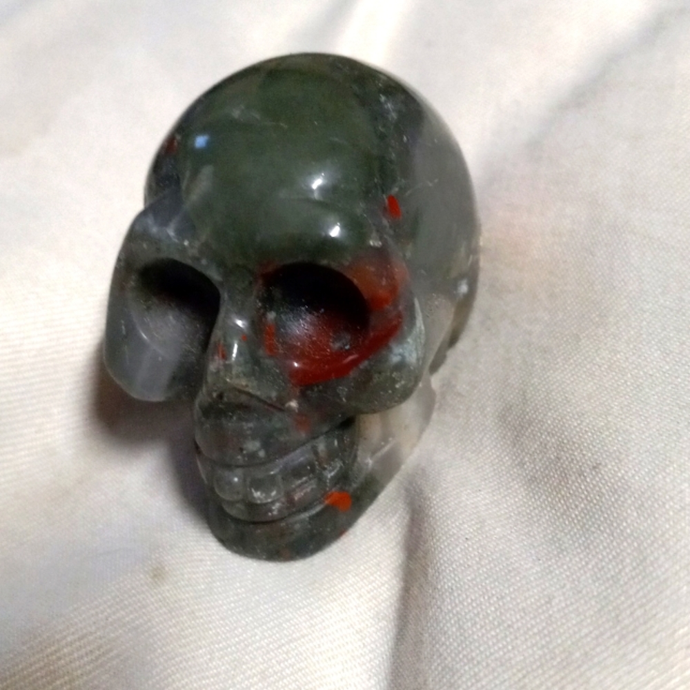 Bloodstone healing skull